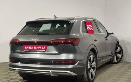 Audi e-tron I, 2020 год, 6 000 000 рублей, 2 фотография