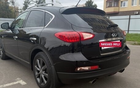 Infiniti QX50 I рестайлинг, 2015 год, 1 350 000 рублей, 7 фотография