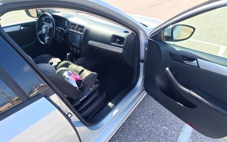 Volkswagen Jetta VI, 2012 год, 1 050 000 рублей, 13 фотография
