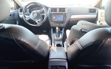 Volkswagen Jetta VI, 2012 год, 1 050 000 рублей, 14 фотография