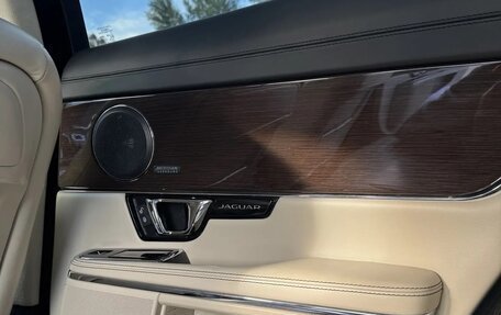 Jaguar XJ IV (X351), 2016 год, 3 250 000 рублей, 33 фотография