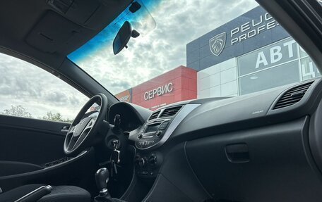Hyundai Solaris II рестайлинг, 2016 год, 970 000 рублей, 24 фотография