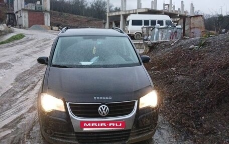 Volkswagen Touran III, 2008 год, 700 000 рублей, 3 фотография