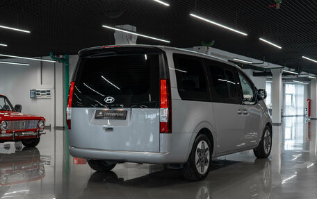 Hyundai Staria, 2024 год, 5 300 000 рублей, 4 фотография