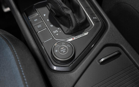 Volkswagen Tiguan II, 2019 год, 2 470 000 рублей, 15 фотография