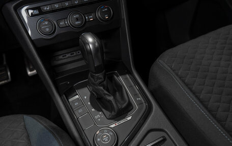 Volkswagen Tiguan II, 2019 год, 2 470 000 рублей, 14 фотография