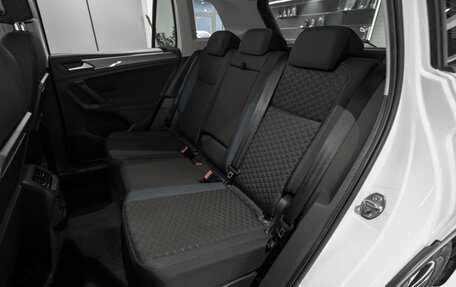 Volkswagen Tiguan II, 2019 год, 2 470 000 рублей, 13 фотография