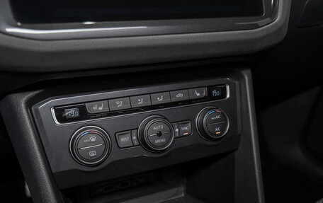 Volkswagen Tiguan II, 2019 год, 2 470 000 рублей, 16 фотография