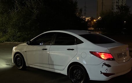 Hyundai Solaris II рестайлинг, 2015 год, 440 000 рублей, 4 фотография