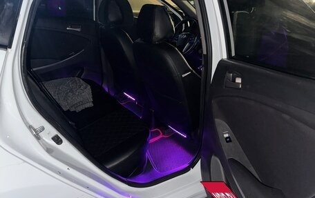 Hyundai Solaris II рестайлинг, 2015 год, 440 000 рублей, 10 фотография