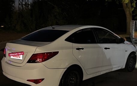 Hyundai Solaris II рестайлинг, 2015 год, 440 000 рублей, 3 фотография