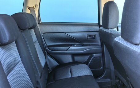 Mitsubishi Outlander III рестайлинг 3, 2015 год, 1 450 000 рублей, 19 фотография