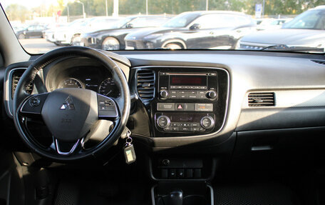 Mitsubishi Outlander III рестайлинг 3, 2018 год, 1 330 000 рублей, 9 фотография