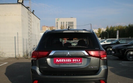 Mitsubishi Outlander III рестайлинг 3, 2018 год, 1 330 000 рублей, 4 фотография