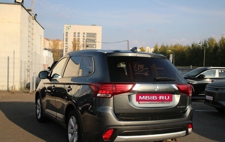 Mitsubishi Outlander III рестайлинг 3, 2018 год, 1 330 000 рублей, 2 фотография