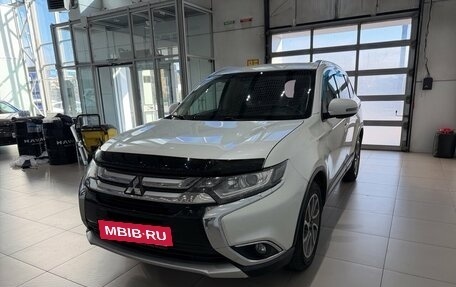 Mitsubishi Outlander III рестайлинг 3, 2017 год, 1 815 000 рублей, 3 фотография