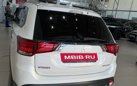 Mitsubishi Outlander III рестайлинг 3, 2017 год, 1 815 000 рублей, 5 фотография