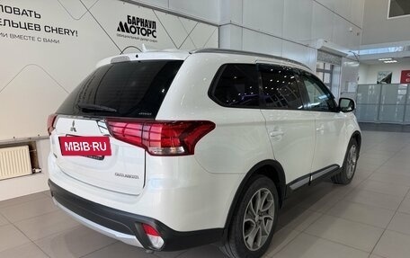 Mitsubishi Outlander III рестайлинг 3, 2017 год, 1 815 000 рублей, 6 фотография