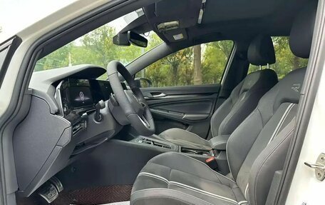 Volkswagen Golf VIII, 2023 год, 2 200 000 рублей, 10 фотография