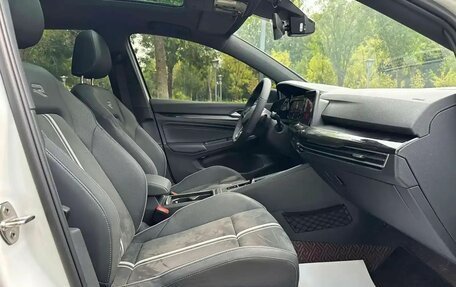 Volkswagen Golf VIII, 2023 год, 2 200 000 рублей, 8 фотография