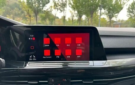 Volkswagen Golf VIII, 2023 год, 2 200 000 рублей, 6 фотография