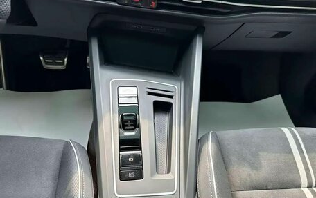 Volkswagen Golf VIII, 2023 год, 2 200 000 рублей, 15 фотография