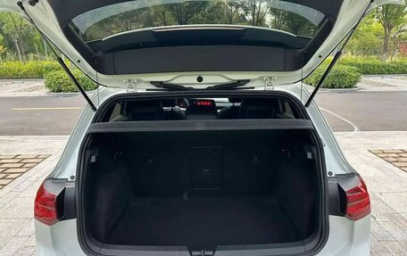 Volkswagen Golf VIII, 2023 год, 2 200 000 рублей, 13 фотография