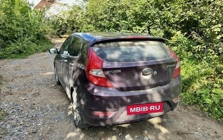 Hyundai Solaris II рестайлинг, 2011 год, 310 000 рублей, 3 фотография