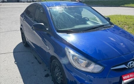 Hyundai Solaris II рестайлинг, 2012 год, 680 000 рублей, 2 фотография