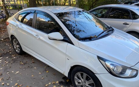 Hyundai Solaris II рестайлинг, 2012 год, 520 000 рублей, 2 фотография