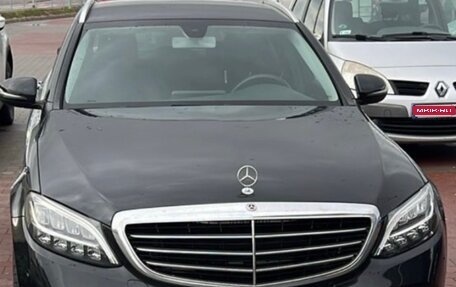 Mercedes-Benz C-Класс, 2019 год, 2 350 000 рублей, 1 фотография