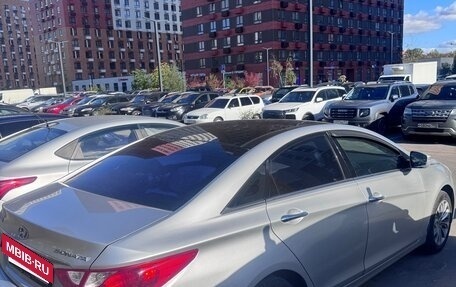 Hyundai Sonata VI, 2010 год, 1 000 000 рублей, 4 фотография