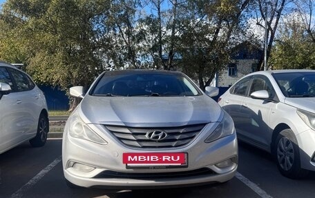 Hyundai Sonata VI, 2010 год, 1 000 000 рублей, 2 фотография