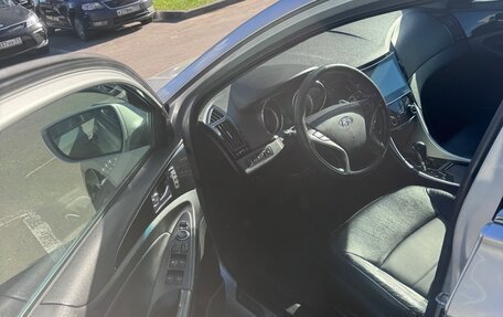Hyundai Sonata VI, 2010 год, 1 000 000 рублей, 7 фотография