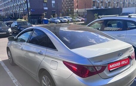 Hyundai Sonata VI, 2010 год, 1 000 000 рублей, 6 фотография
