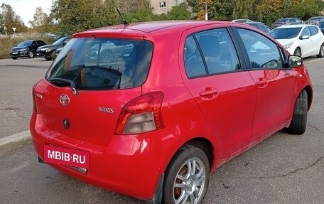 Toyota Yaris III рестайлинг, 2006 год, 380 000 рублей, 3 фотография