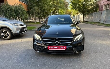 Mercedes-Benz E-Класс, 2018 год, 2 200 000 рублей, 3 фотография