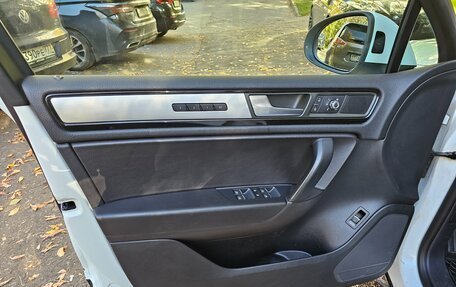Volkswagen Touareg III, 2013 год, 2 890 000 рублей, 28 фотография