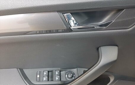 Skoda Superb III рестайлинг, 2019 год, 2 000 000 рублей, 18 фотография
