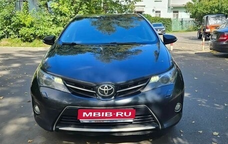 Toyota Auris II, 2013 год, 1 000 000 рублей, 1 фотография