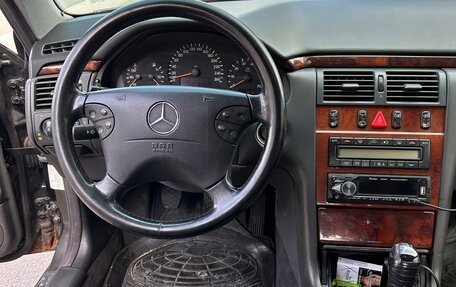 Mercedes-Benz E-Класс, 2001 год, 450 000 рублей, 13 фотография