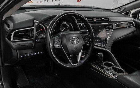 Toyota Camry, 2020 год, 3 120 000 рублей, 8 фотография