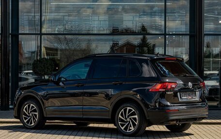 Volkswagen Tiguan II, 2020 год, 2 195 000 рублей, 4 фотография
