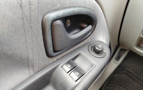Renault Clio III, 2003 год, 349 000 рублей, 14 фотография