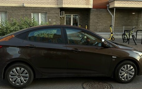 Hyundai Solaris II рестайлинг, 2016 год, 900 000 рублей, 3 фотография