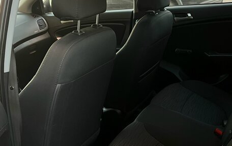 Hyundai Solaris II рестайлинг, 2016 год, 900 000 рублей, 10 фотография