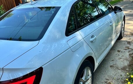 Audi A4, 2018 год, 2 200 000 рублей, 7 фотография