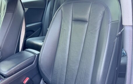 Audi A4, 2018 год, 2 200 000 рублей, 10 фотография