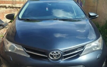 Toyota Auris II, 2013 год, 1 000 000 рублей, 2 фотография