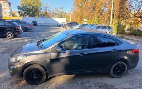 Hyundai Solaris II рестайлинг, 2011 год, 650 000 рублей, 3 фотография